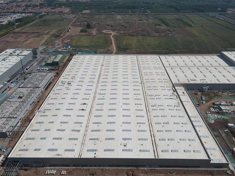 Plieninės konstrukcijos kompleksinis sandėlis